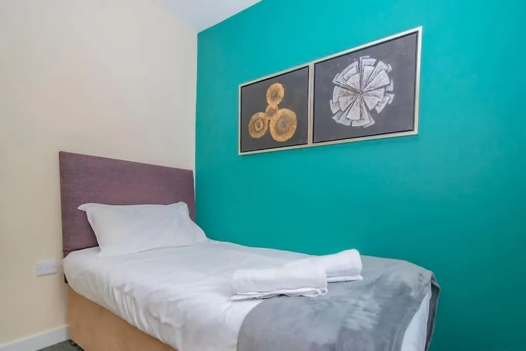 Flash Sale Brighton Train Station 4 Bedroom Flat Bn119Kin United Kingdom