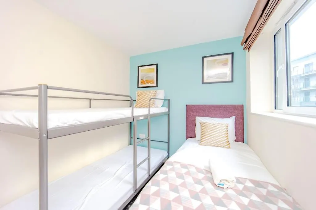 Flash Sale Brighton Train Station 4 Bedroom Flat Bn119Kin United Kingdom