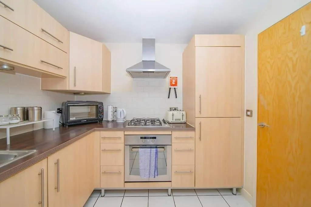 Apartment Flash Sale Brighton Train Station 4 Bedroom Flat Bn119Kin